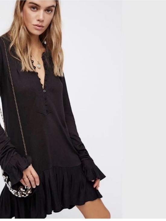 Free People Dresses & Skirts - Free People Black Ruffle Hem Mini Dress